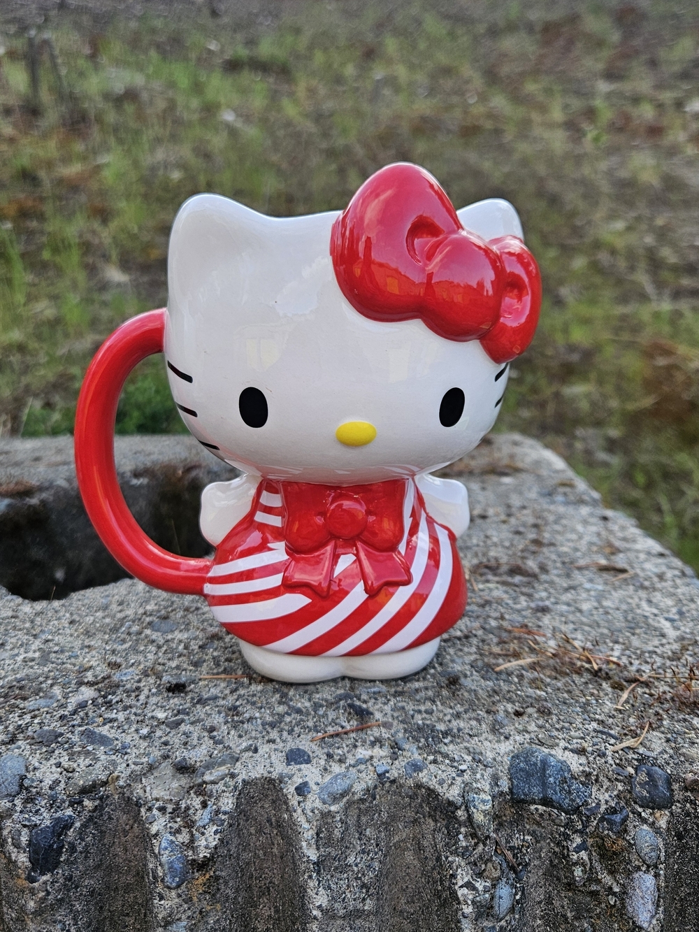Sanrio Hello Kitty Holiday Ceramic Mug